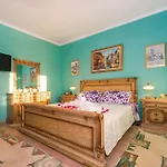 Three-Bedroom Holiday Home In Trbounje *