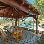 Three-Bedroom Holiday Home In Trbounje Trbounje