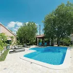 Three-Bedroom Holiday Home In Trbounje Holiday home