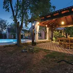 Three-Bedroom Holiday Home In Trbounje Holiday home *
