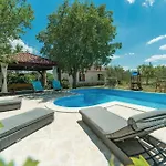 Holiday home Three-Bedroom Holiday Home In Trbounje