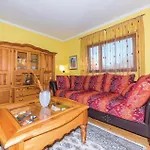 Three-Bedroom Holiday Home In Trbounje Trbounje
