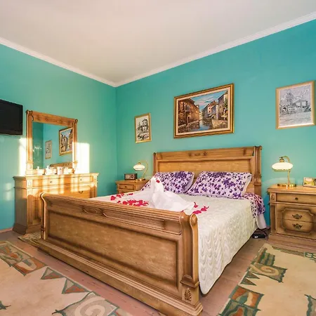Nice Home In Trbounje With Outdoor Swimming Pool *