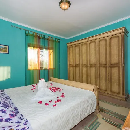 Three-bedroom In * Trbounje