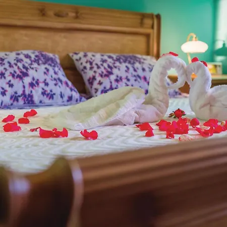 Three-bedroom In Nyaraló *