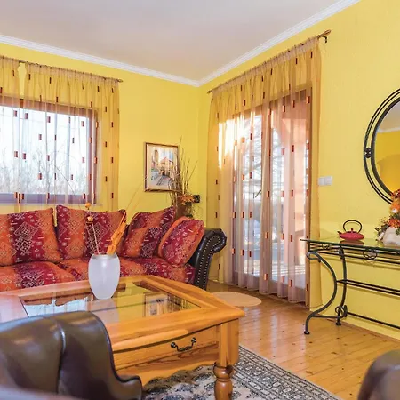 Three-bedroom In Casa de Férias *