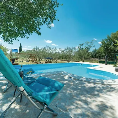 Vikendica Nice Home In Trbounje With Outdoor Swimming Pool Trbounje