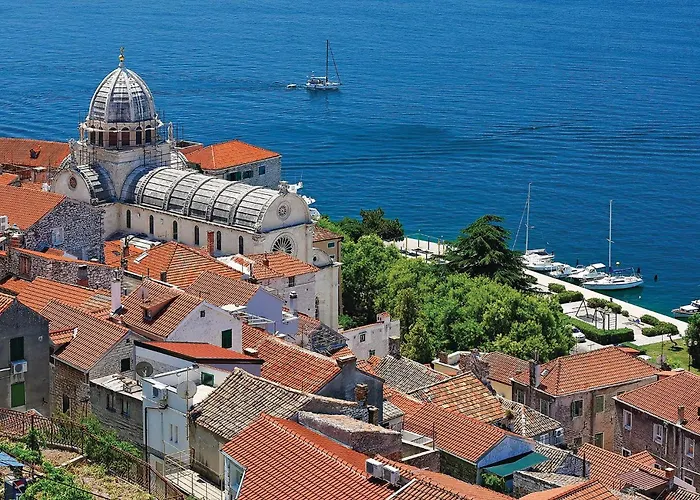 Three-bedroom In 別荘 *