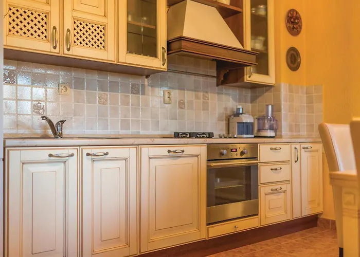 Three-bedroom In 別荘 Trbounje