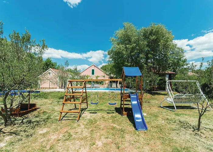 Three-bedroom In Trbounje