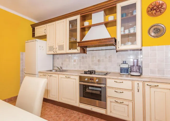 Three-bedroom In 別荘 *