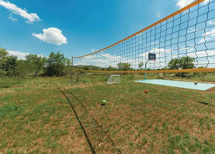 Three-bedroom In 別荘 Trbounje